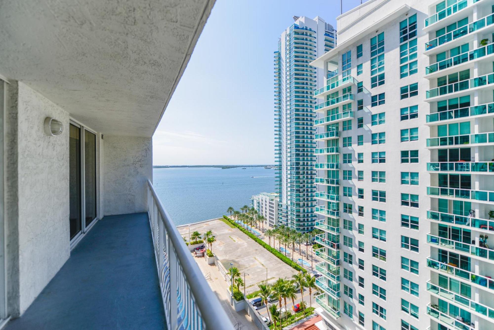 Amazing 3 Bedroom Condo At Brickell With Pool ميامي المظهر الخارجي الصورة
