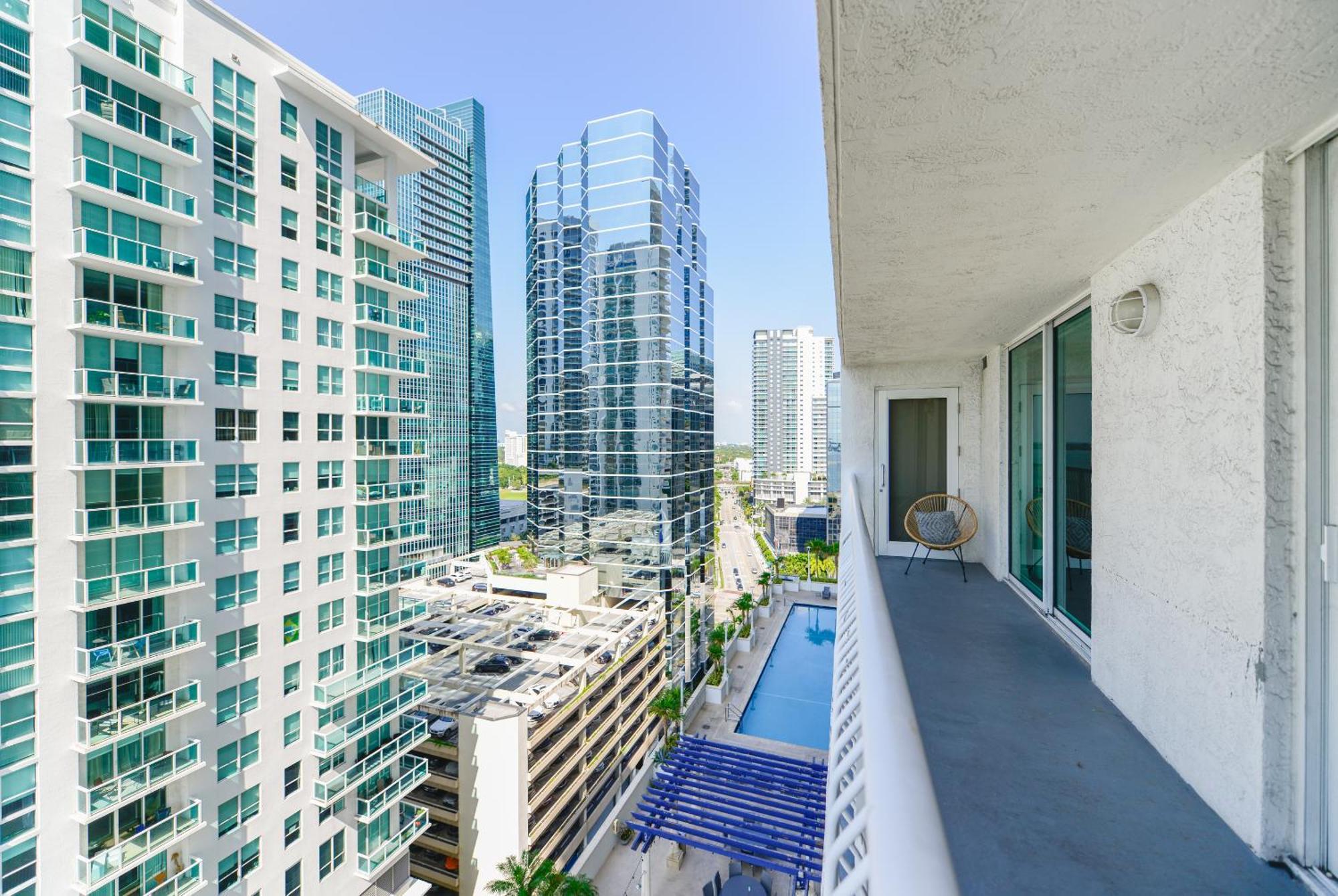 Amazing 3 Bedroom Condo At Brickell With Pool ميامي المظهر الخارجي الصورة