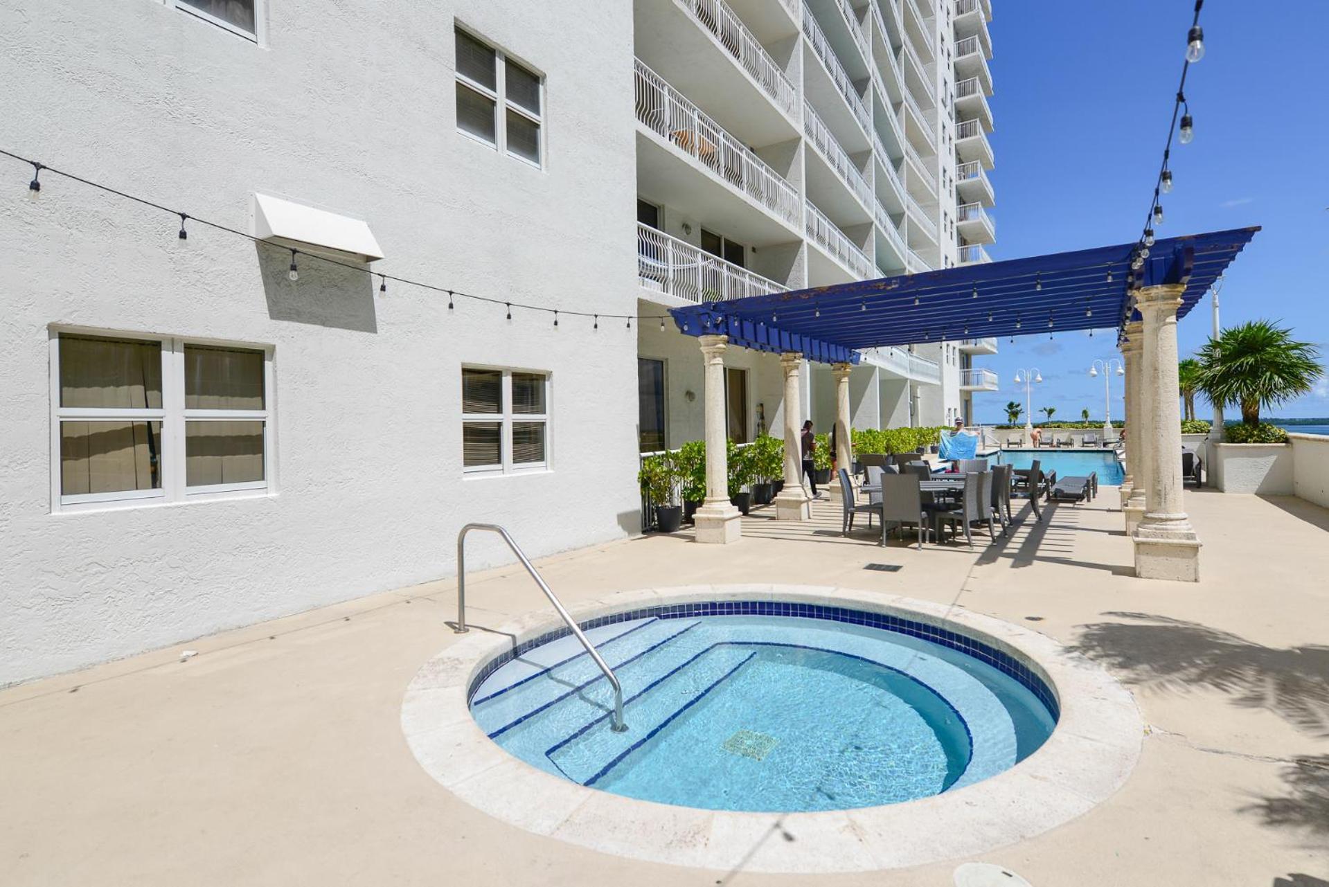 Amazing 3 Bedroom Condo At Brickell With Pool ميامي المظهر الخارجي الصورة